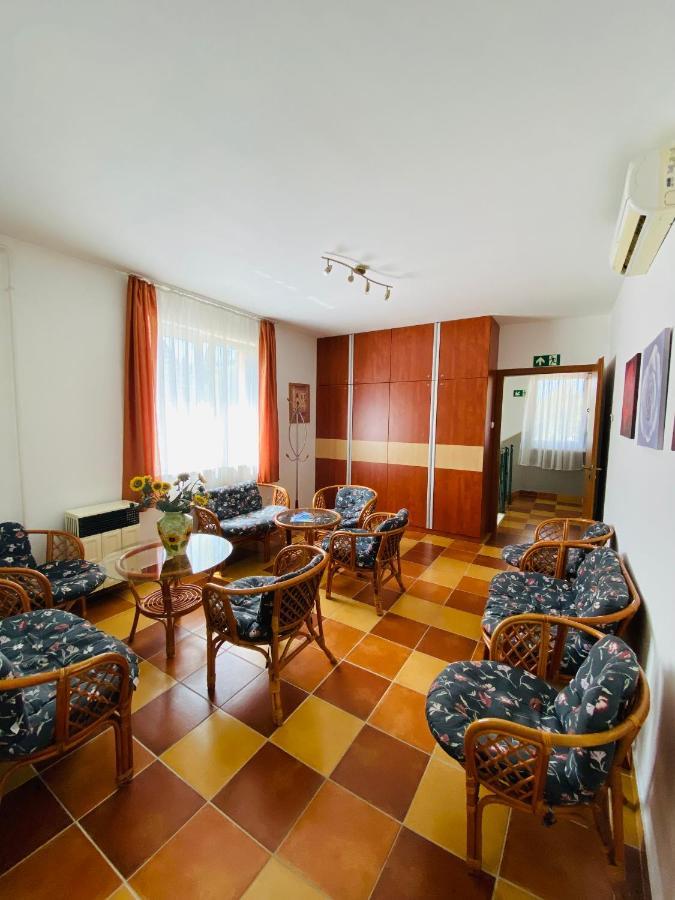 Gabi Lux Apartman Apartment Hajduszoboszlo Exterior photo