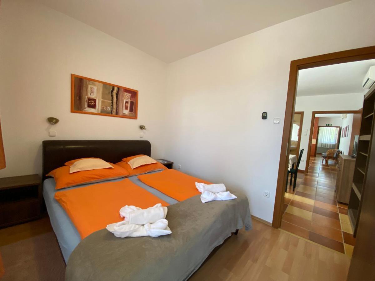Gabi Lux Apartman Apartment Hajduszoboszlo Exterior photo